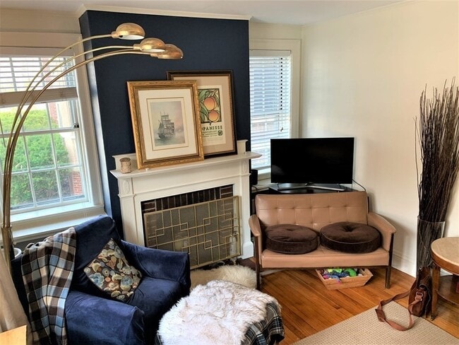 31 Concord Ave, Unit 1 in Cambridge, MA - Building Photo - Building Photo