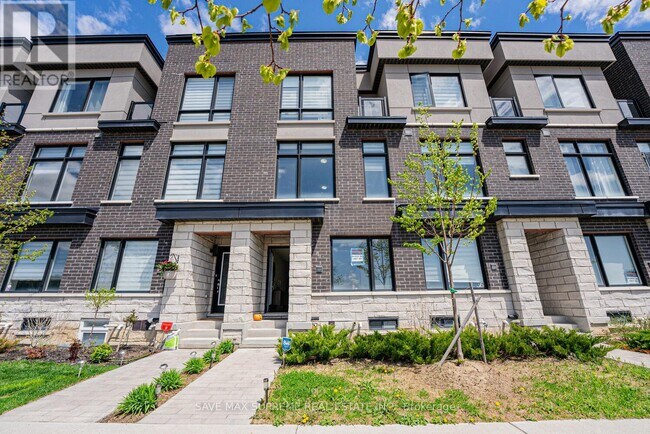 2638 Castlegate Crossing in Pickering, ON - Building Photo - Building Photo