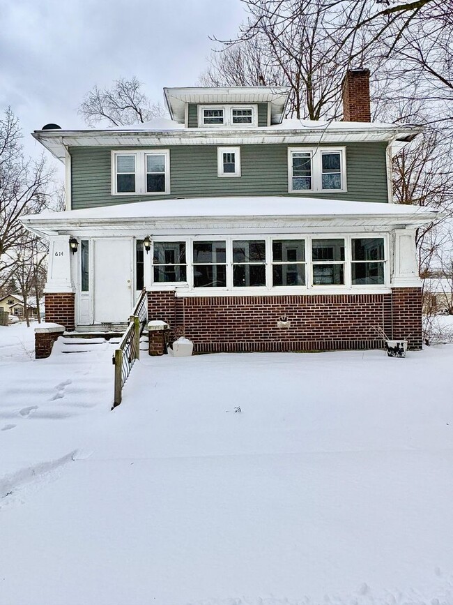 614 E Broadway St in South Bend, IN - Building Photo - Building Photo