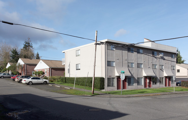 Brentwood Apartments in Olympia, WA - Building Photo - Building Photo