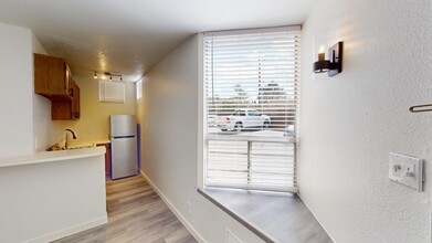 1830 Vassar Dr NE in Albuquerque, NM - Building Photo - Building Photo