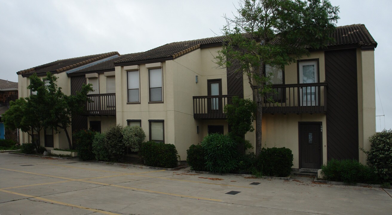15326-701-15236-704 Bonasse Ct in Corpus Christi, TX - Building Photo