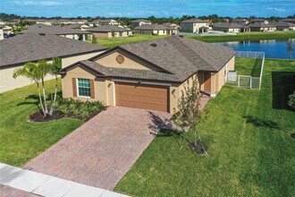 973 Bent Creek Dr in Fort Pierce, FL - Building Photo - Building Photo