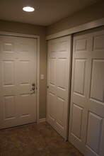 1760 W Sunn Fjord Ln, Unit F-204 in Bremerton, WA - Foto de edificio - Building Photo