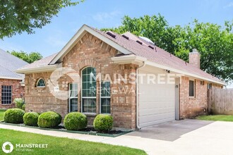 700 Shady Meadow Ln in Glenn Heights, TX - Building Photo - Building Photo