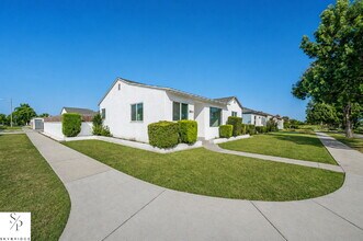 8603 Donovan St in Downey, CA - Building Photo - Building Photo