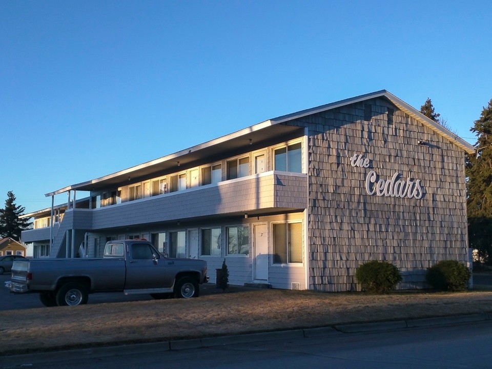 The Cedars in Kenai, AK - Foto de edificio