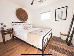 1802 E Cypress St in Phoenix, AZ - Foto de edificio - Building Photo
