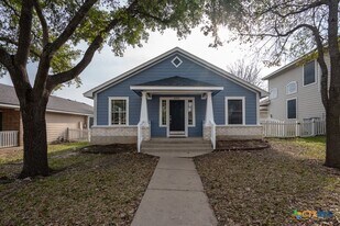 4492 Mather in Kyle, TX - Building Photo