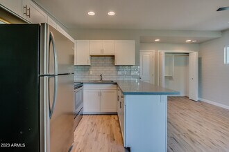 1008 S Mariana St-Unit -1 in Tempe, AZ - Building Photo - Building Photo