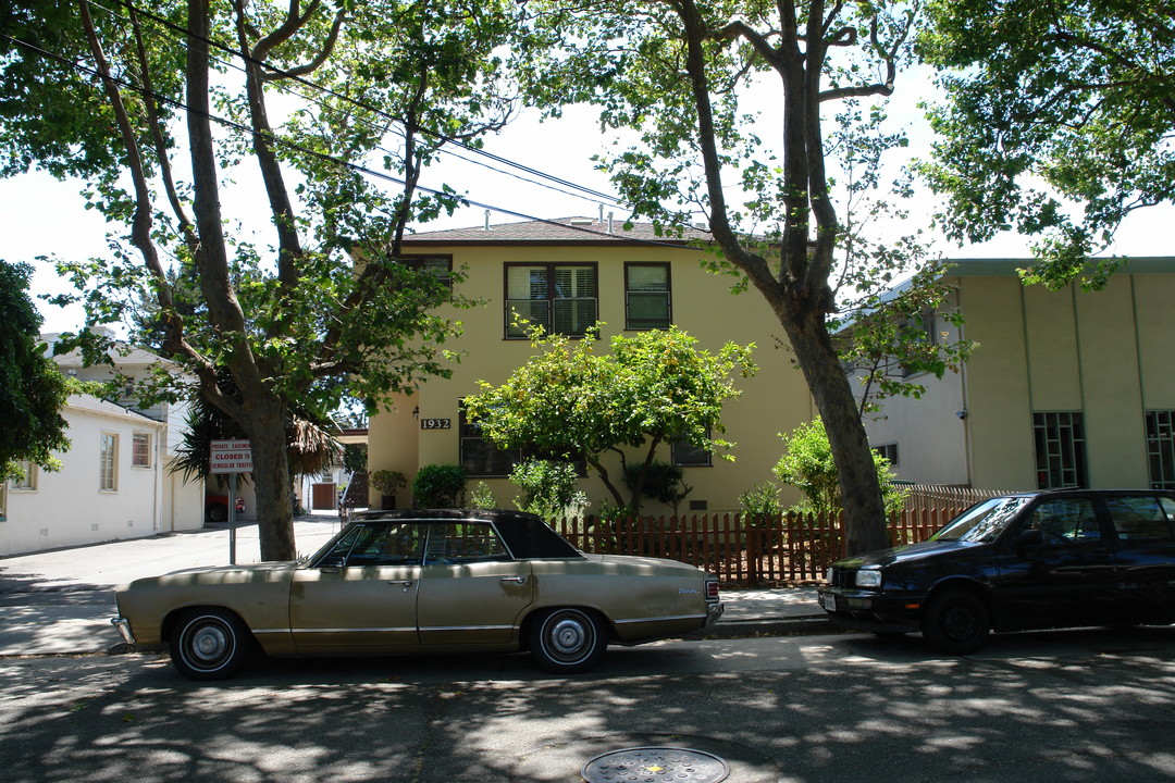 1932 Ivy St in San Mateo, CA - Foto de edificio