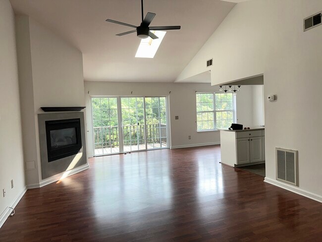 1132 Washington Grn, Unit 1132 Washington Grn