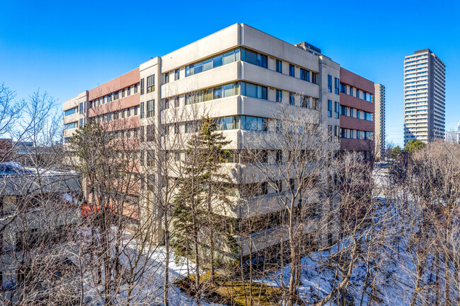 Residence in Toronto, ON - Building Photo - Building Photo