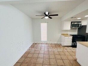 1405 E Vegas Valley Dr in Las Vegas, NV - Building Photo - Building Photo