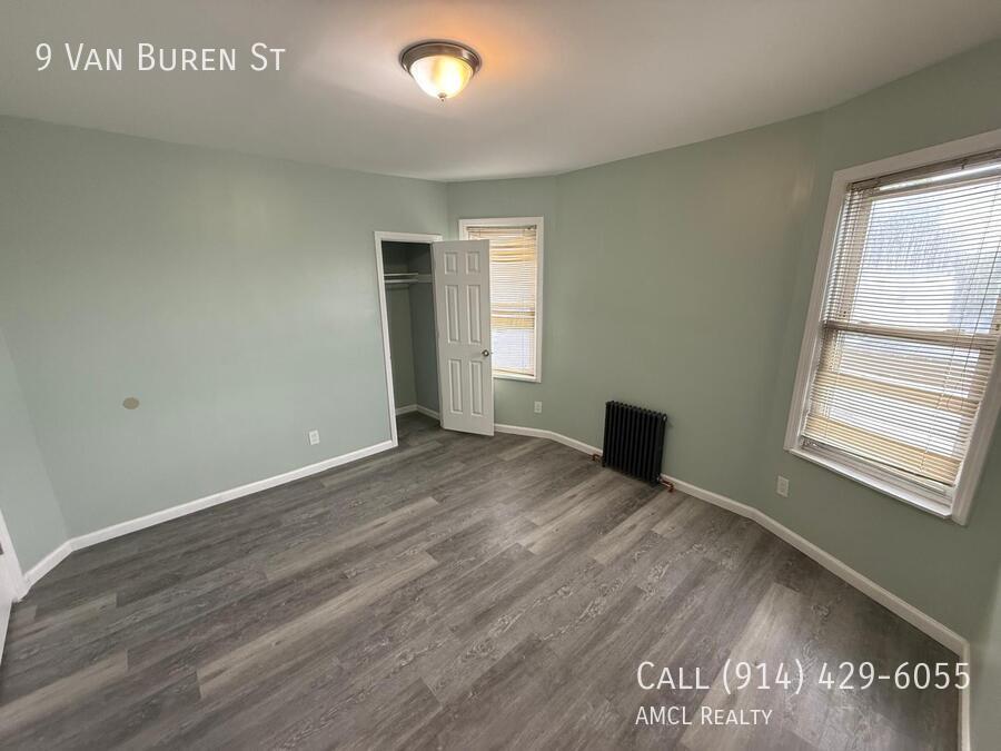 9 Van Buren St in Yonkers, NY - Building Photo
