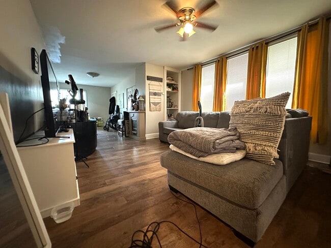 2563 N Bartlett Ave, Unit 2563