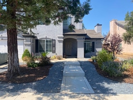 90 N Anderson Ave in Clovis, CA - Building Photo