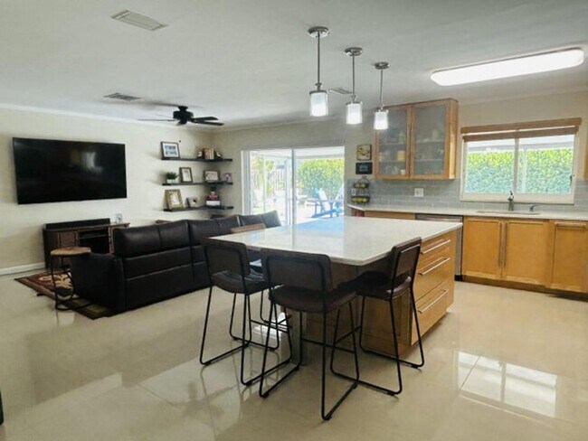 5430 Guildcrest St in Greenacres, FL - Building Photo - Building Photo