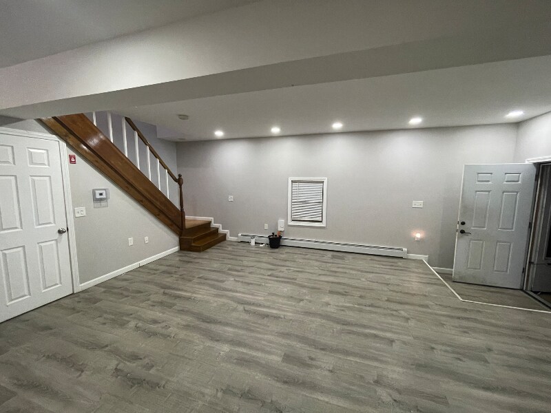 39 W Pleasant St in Westbrook, ME - Building Photo