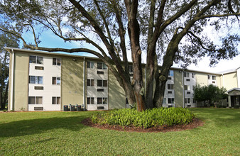 Sterling Place in Lakeland, FL - Building Photo - Building Photo