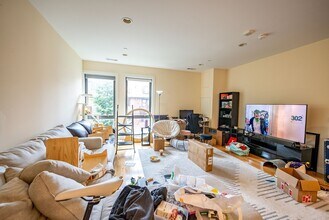 18 Manor St, Unit 2 in Boston, MA - Building Photo - Building Photo