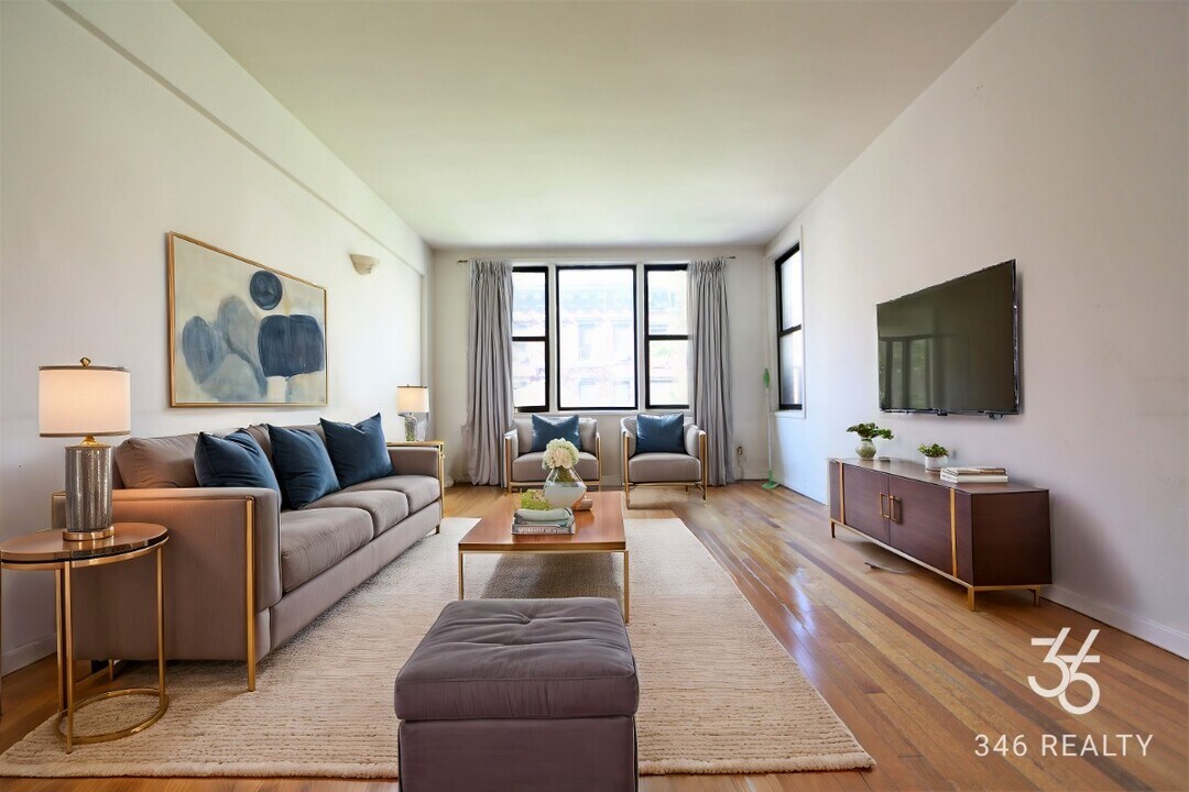 220 E 26th St in New York, NY - Building Photo