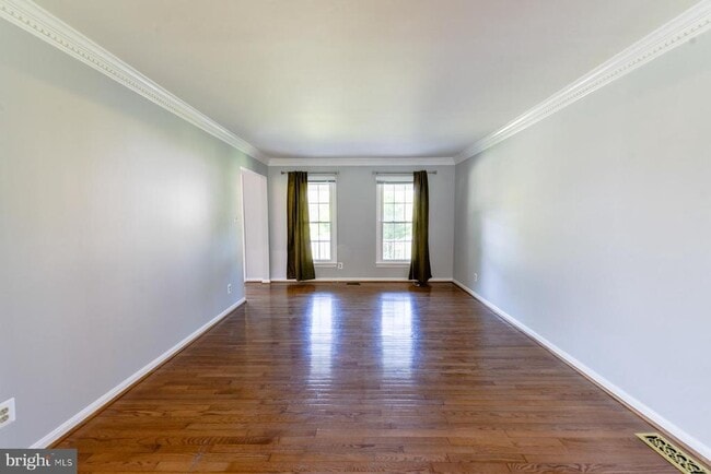 1345 Carpers Farm Way in Vienna, VA - Building Photo - Building Photo