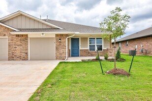 634 Juniper St in Washington, OK - Building Photo