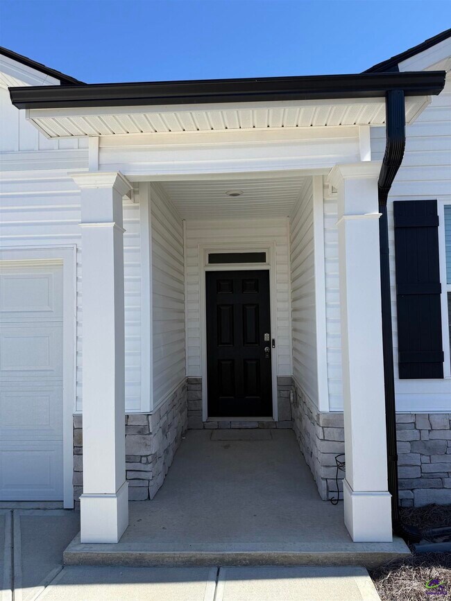 1403 Adirondac Way in Bonaire, GA - Building Photo - Building Photo