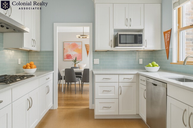 327 St Paul St in Brookline, MA - Building Photo - Building Photo