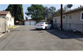 3046 Sastre Ave in El Monte, CA - Foto de edificio - Building Photo