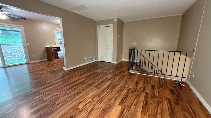 8627-8635 Woodlawn Dr in Rockford, MN - Building Photo