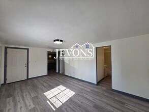 2104 S 8th Ave in Union Gap, WA - Building Photo - Building Photo