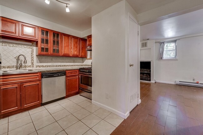 354 1st St in Jersey City, NJ - Building Photo - Building Photo