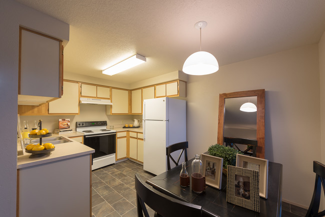 Kenwood in Walla Walla, WA - Building Photo - Interior Photo