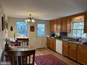 71 N Union St in Lambertville, NJ - Building Photo - Building Photo