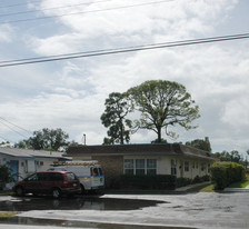 204-208 SE 3rd St in Hallandale Beach, FL - Building Photo