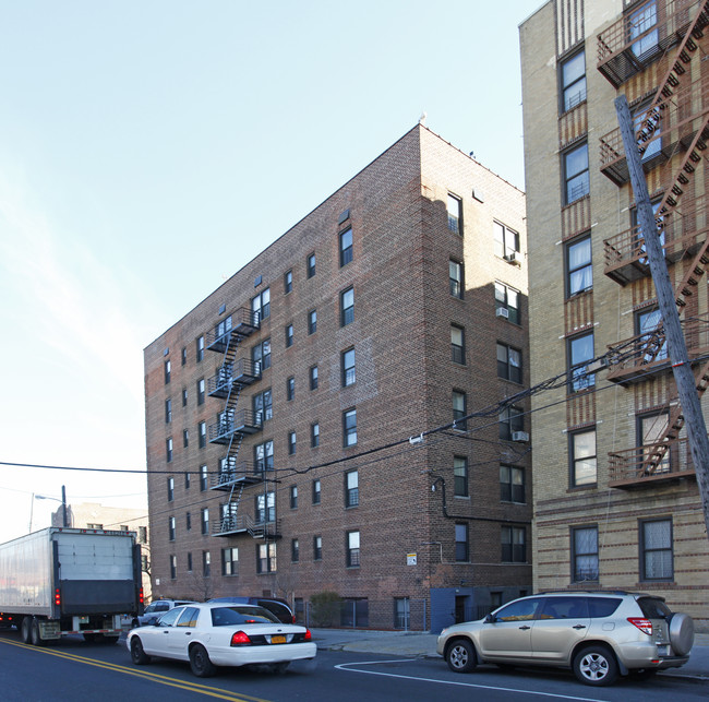 250 E 38th St in Brooklyn, NY - Foto de edificio - Building Photo