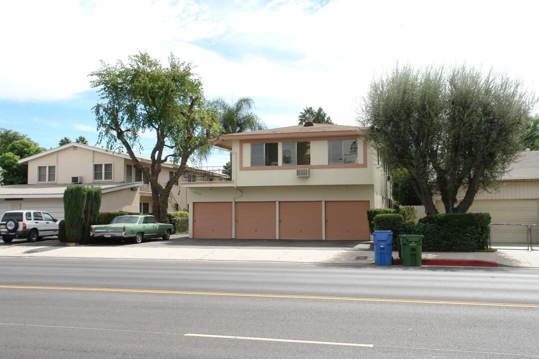 14728 Magnolia Blvd in Sherman Oaks, CA - Building Photo