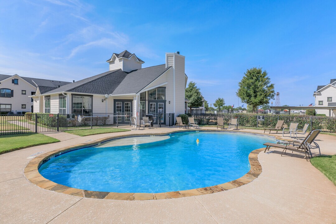 Burkburnett Residences in Burkburnett, TX - Building Photo
