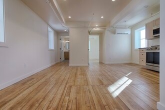 79 N Main St, Unit E in Lancaster, NH - Foto de edificio - Building Photo