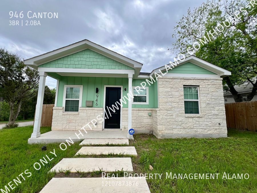 946 Canton in San Antonio, TX - Building Photo