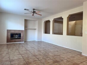 9676 Ridgebluff Ave in Las Vegas, NV - Building Photo - Building Photo