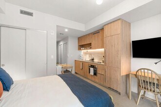 11 NE 6th St, Unit SI FL27-ID1492755P in Miami, FL - Foto de edificio - Building Photo