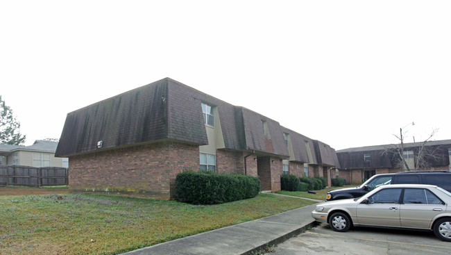 Hillside Apartments in Magee, MS - Building Photo - Building Photo