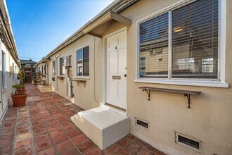 1726 Abbot Kinney Blvd, Unit 4 in Venice, CA - Foto de edificio - Building Photo