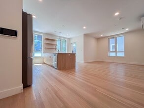 213 Harvard St, Unit 3 in Cambridge, MA - Foto de edificio - Building Photo