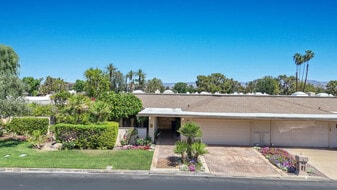 24 Columbia Dr in Rancho Mirage, CA - Building Photo