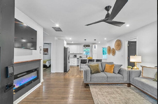 property at 537 Westmeath Dr SW