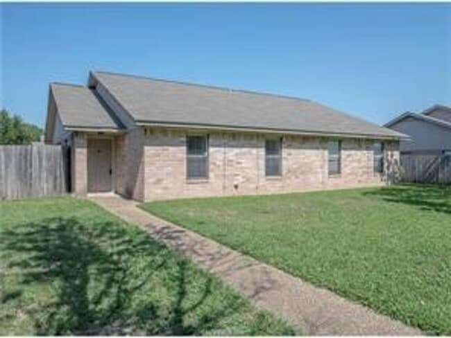property at 2523 Hickory Dr